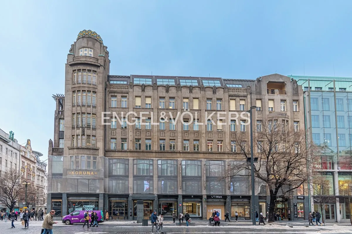 Pronájem kanceláře 544 m²